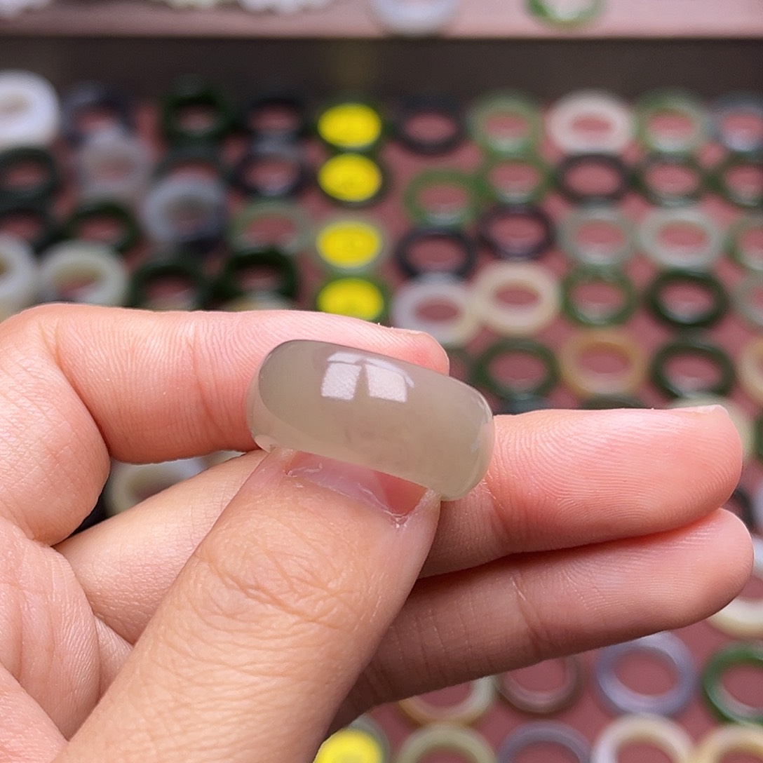 和田玉未镶嵌戒指16.2 青提飘花 无鉴赏