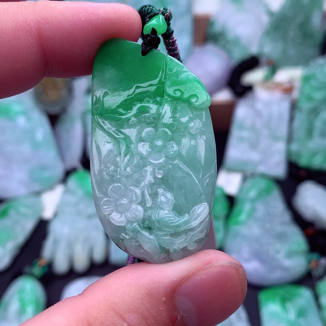 吊坠(不含链)未镶嵌翡翠