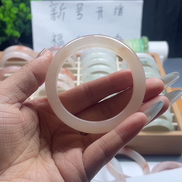 未镶嵌手镯石英质玉（金丝玉）54