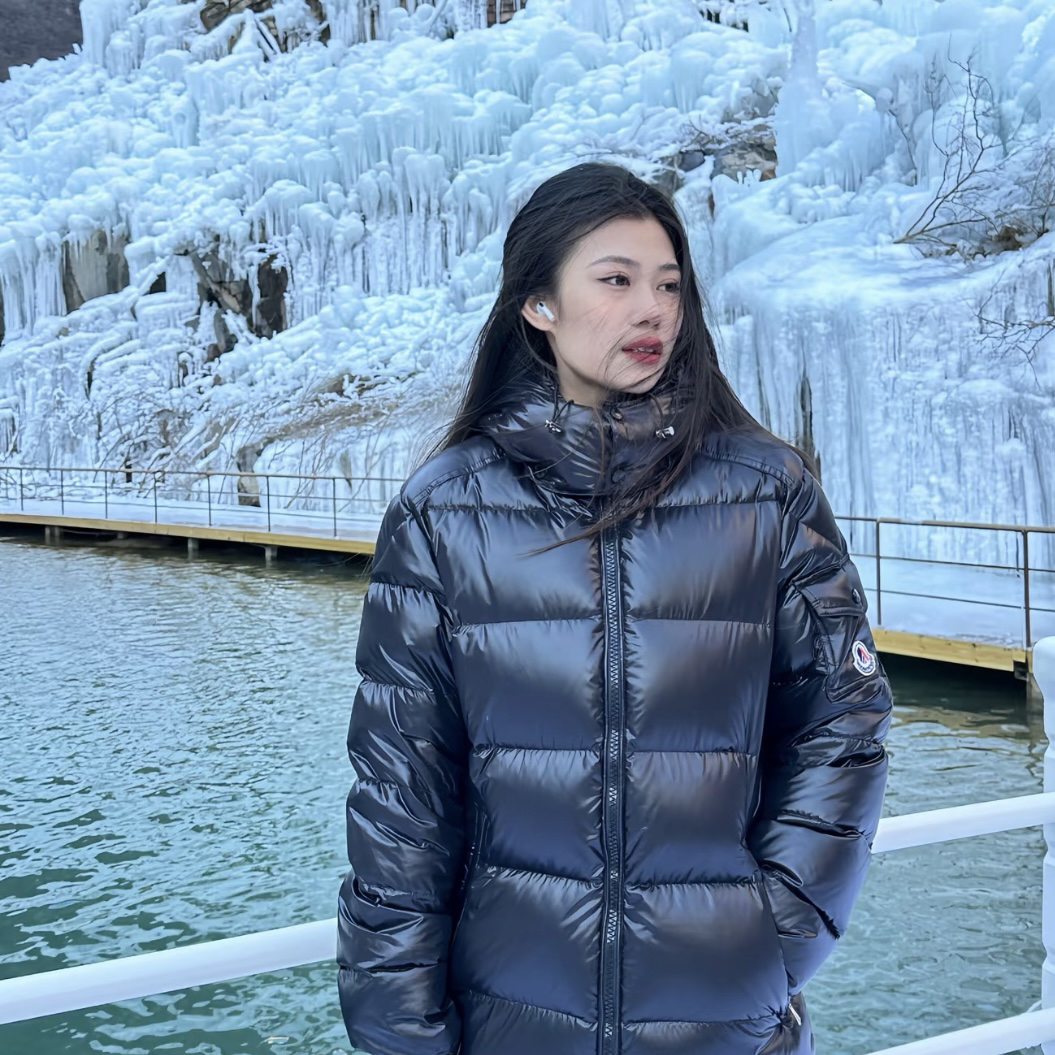 99新 MONCLER 2900/MAYA 纯色休闲连帽羽绒服/1码