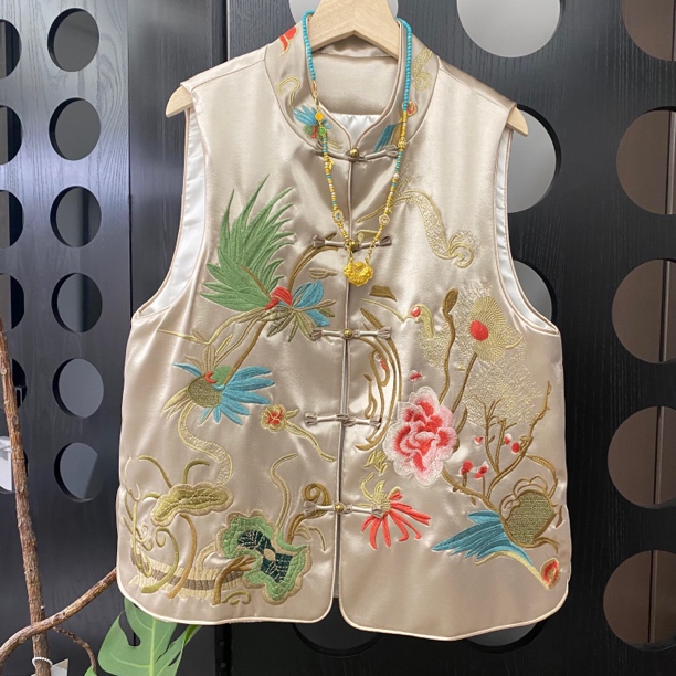 “高级灰” 高定款手绘 新中式时尚盘扣重工刺绣绣花马甲"