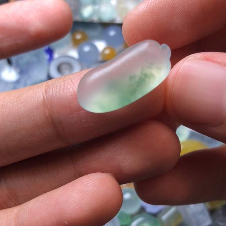 定制翡翠未镶嵌挂件