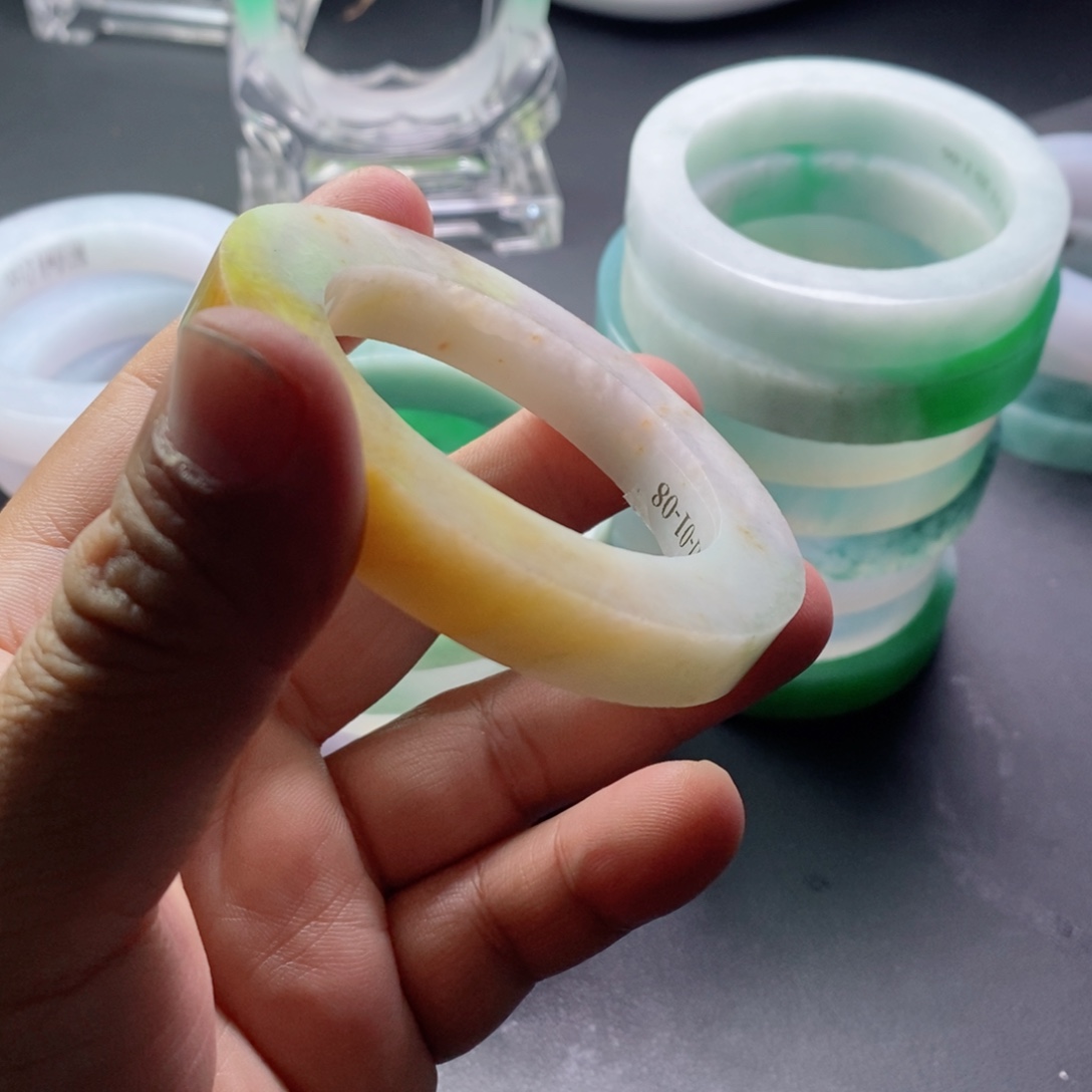 微***儿定制翡翠未镶嵌手镯