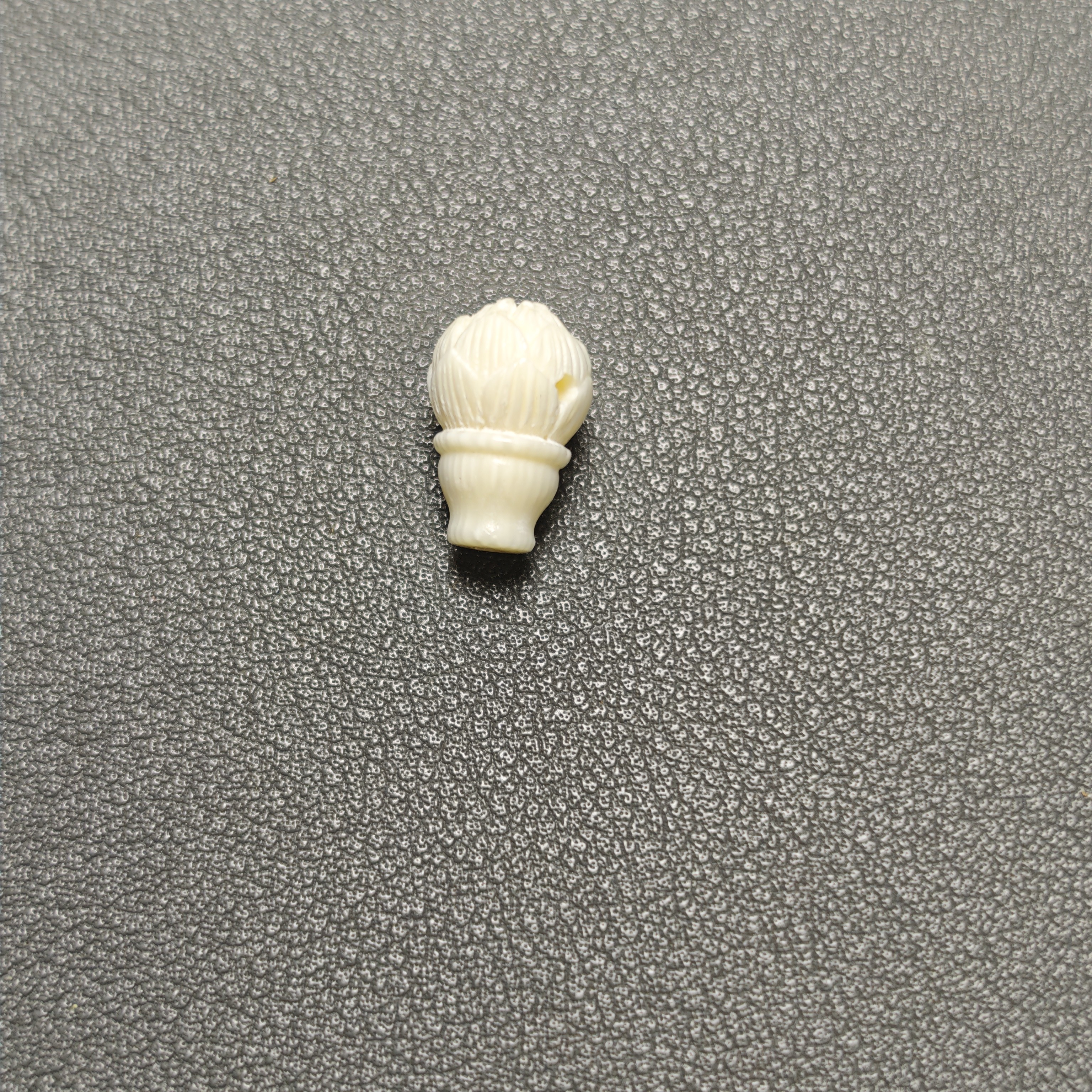 (A033)猛犸牙雕刻配饰-莲花三通