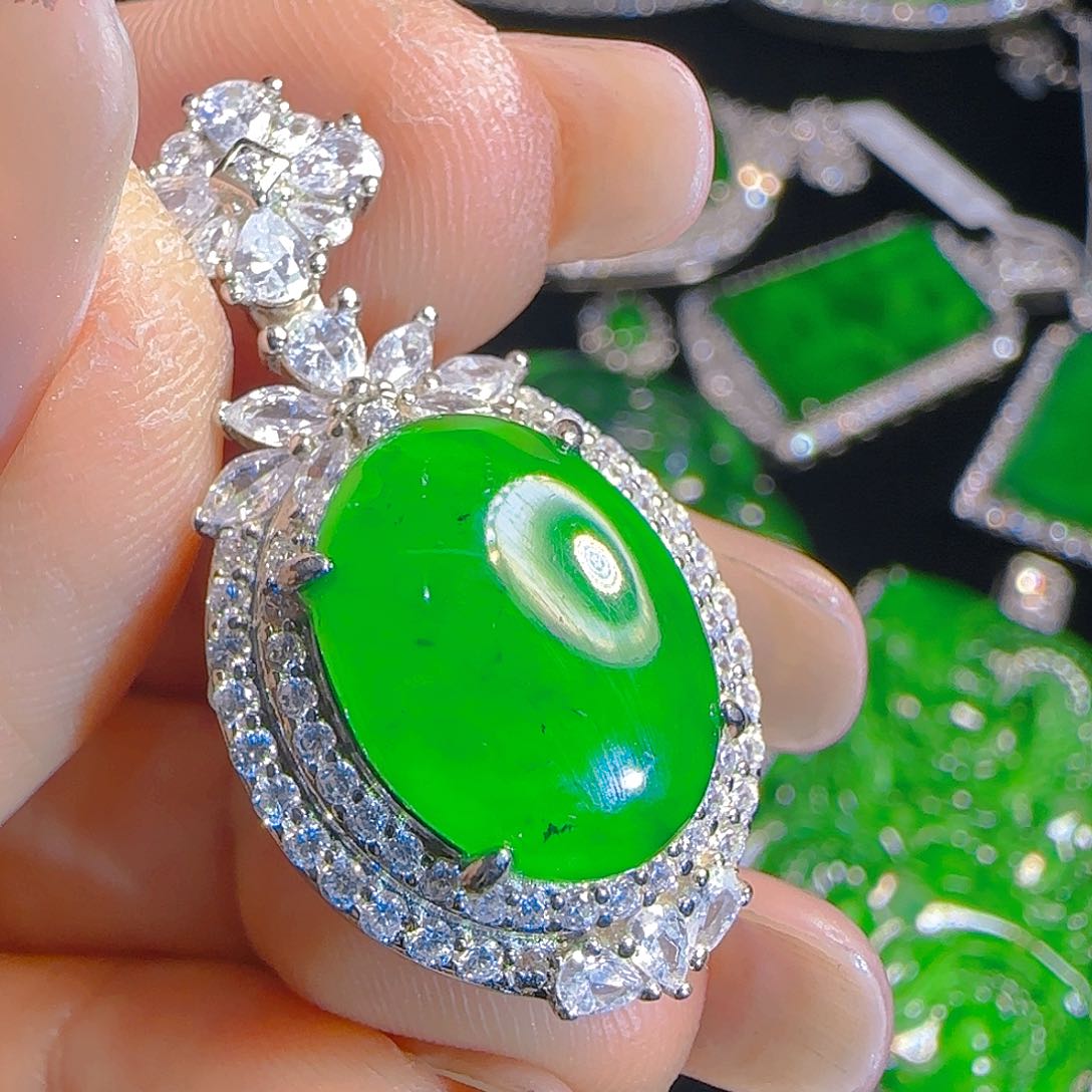 翡翠吊坠(赠链)银S925镶嵌