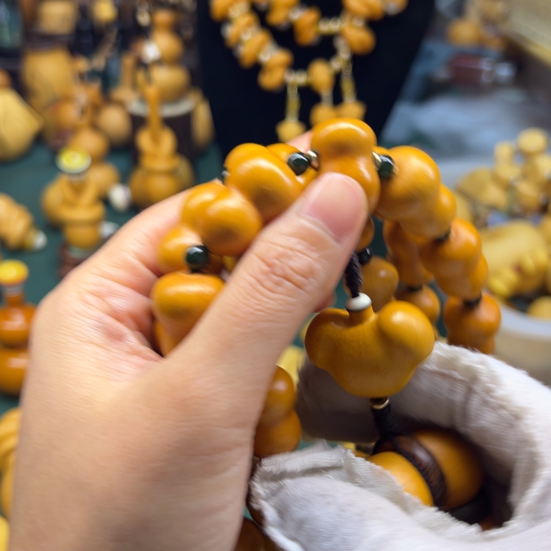 牛***狗大叶紫檀（黑酸枝木类）