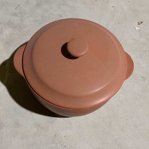 微瑕，不能明火，口径17厘米，高9一个3斤猪油