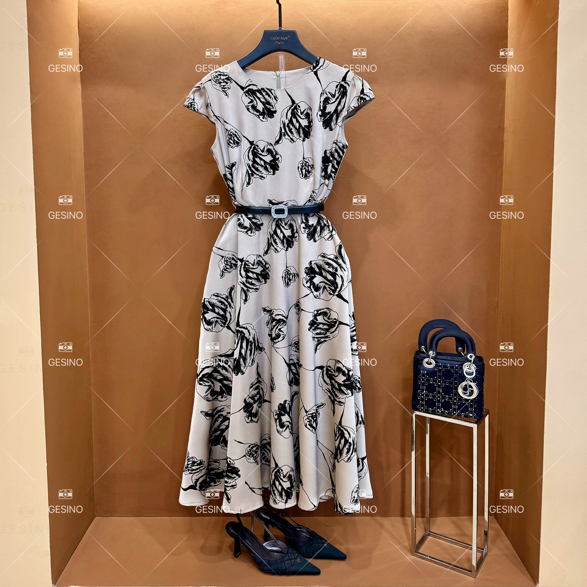 【悠悠】设计师轻奢款法式气质复古印花女士连衣裙0023