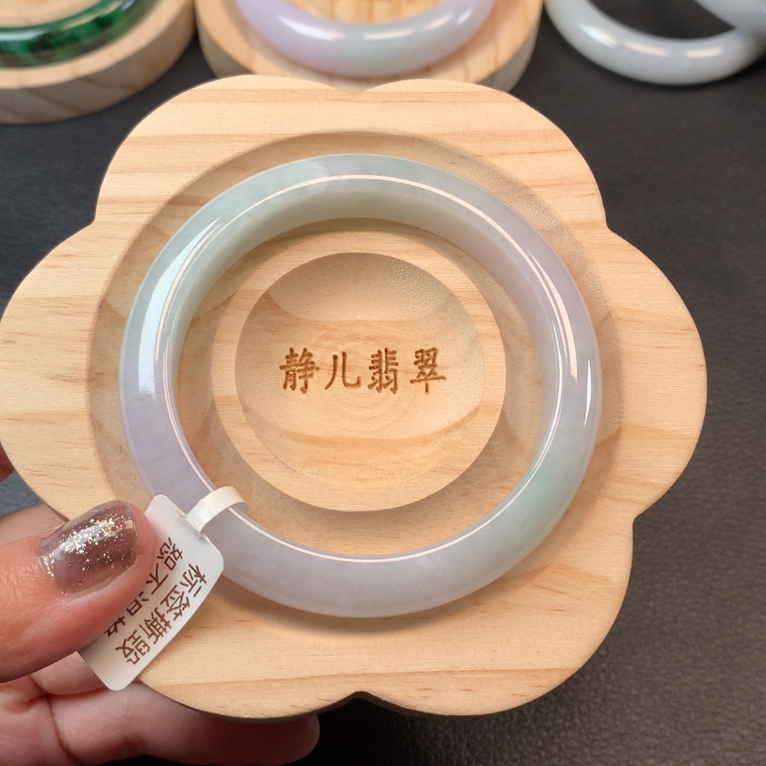 翡翠手镯未镶嵌56圈口