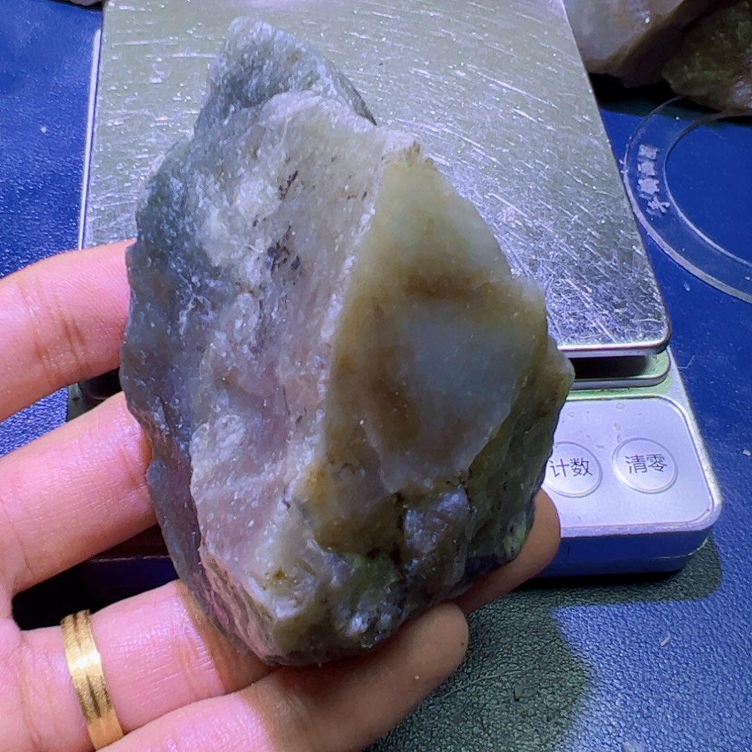 未镶嵌和田玉（糖玉）珠宝半成品