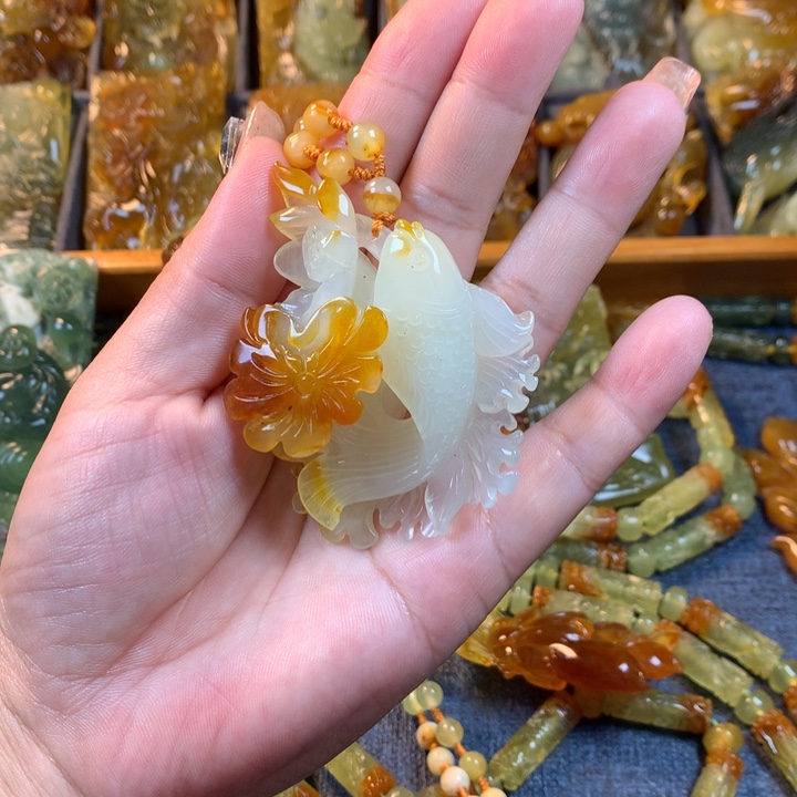 未镶嵌蛇纹石玉颈饰