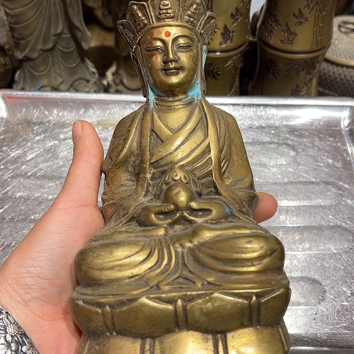 阿****。微瑕疵黄铜摆件工艺品