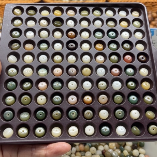 白玉菩提吊坠瑕疵9多宝药片100卡灯牌宠100