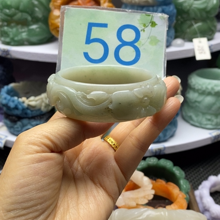 未镶嵌手镯石英岩玉