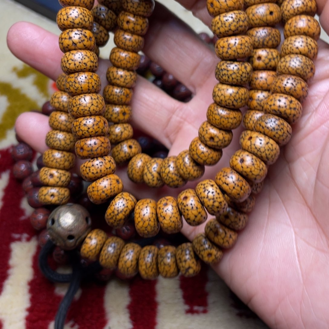 柏香籽/百香籽吊坠从****?小黑