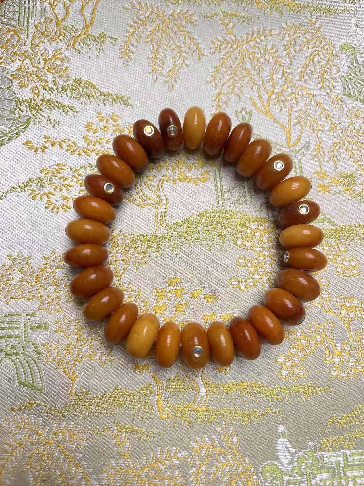 v188经典时尚精美手链