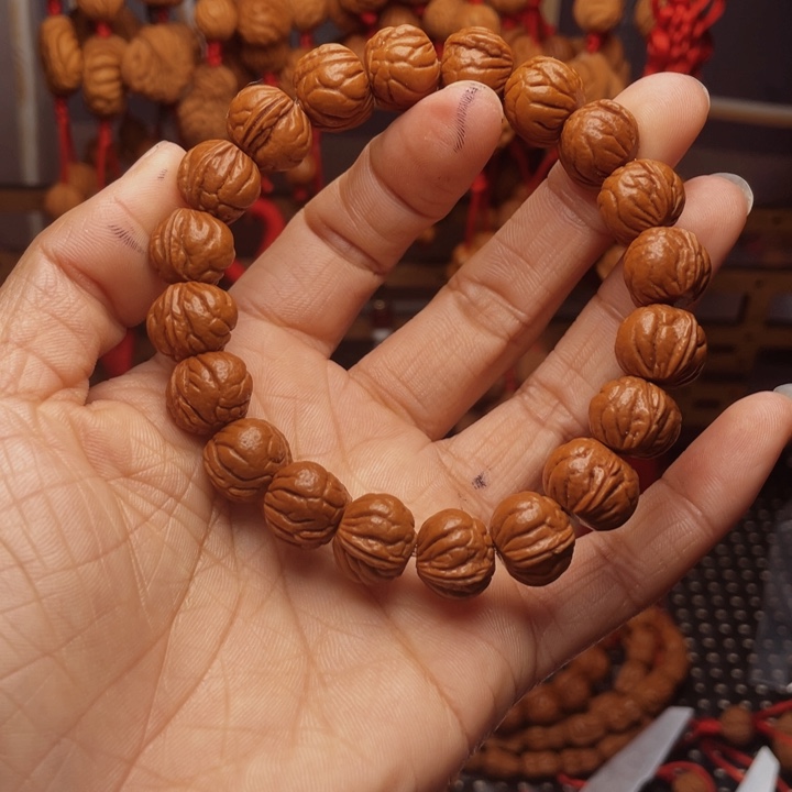 木质类龙纹桃枭挂件