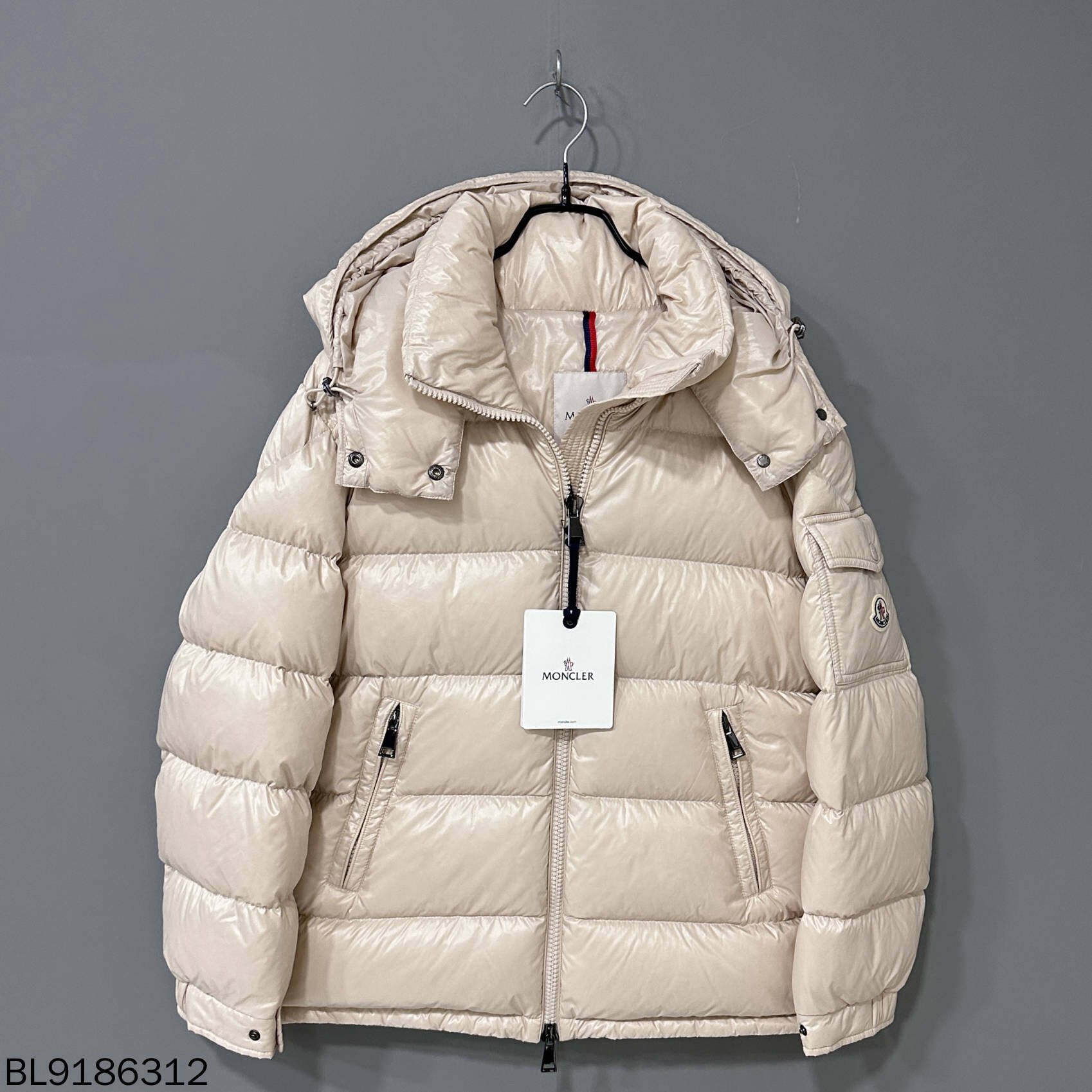 未使用 MONCLER 杏色maire羽绒服/1码/86312