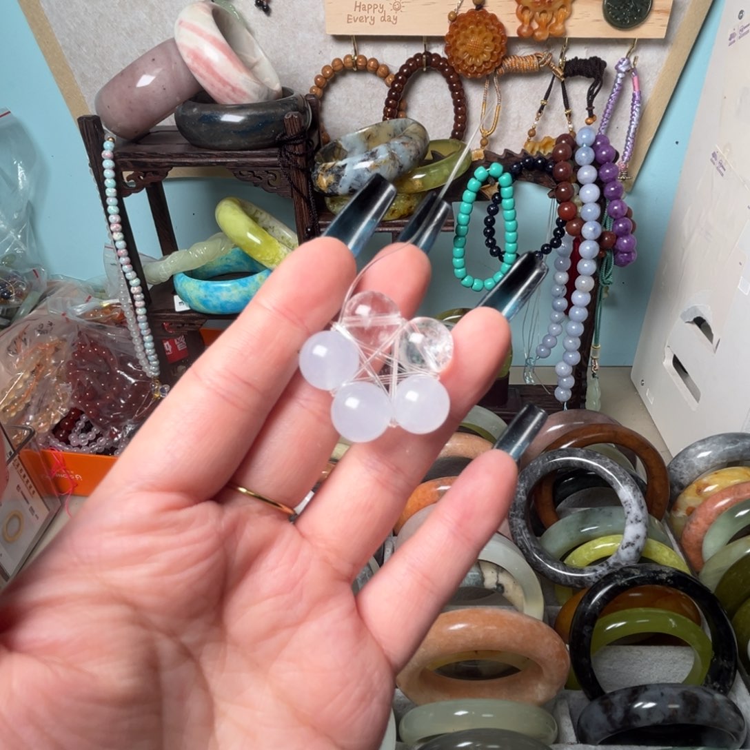 云***吖蛇纹石玉未镶嵌手镯