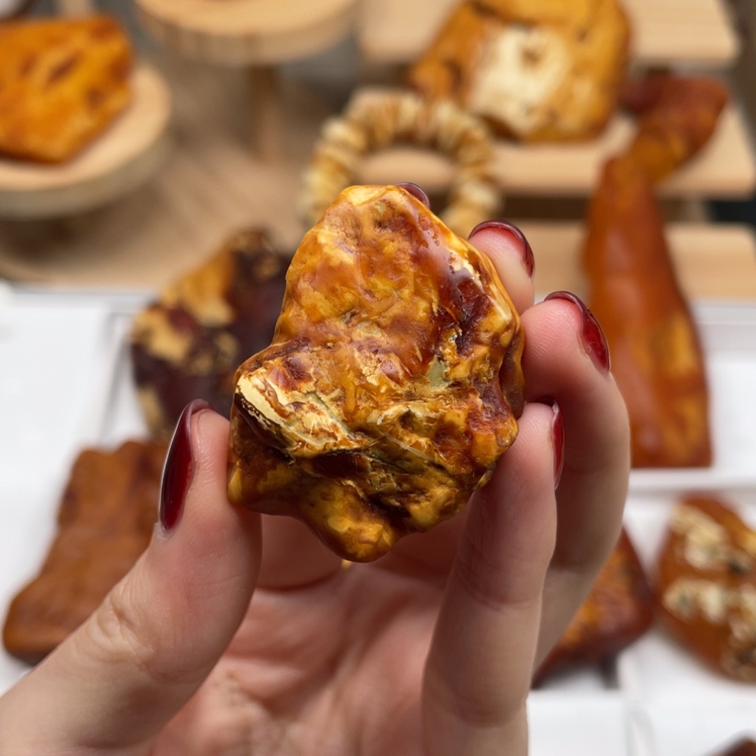 琥珀未镶嵌珠宝奇石