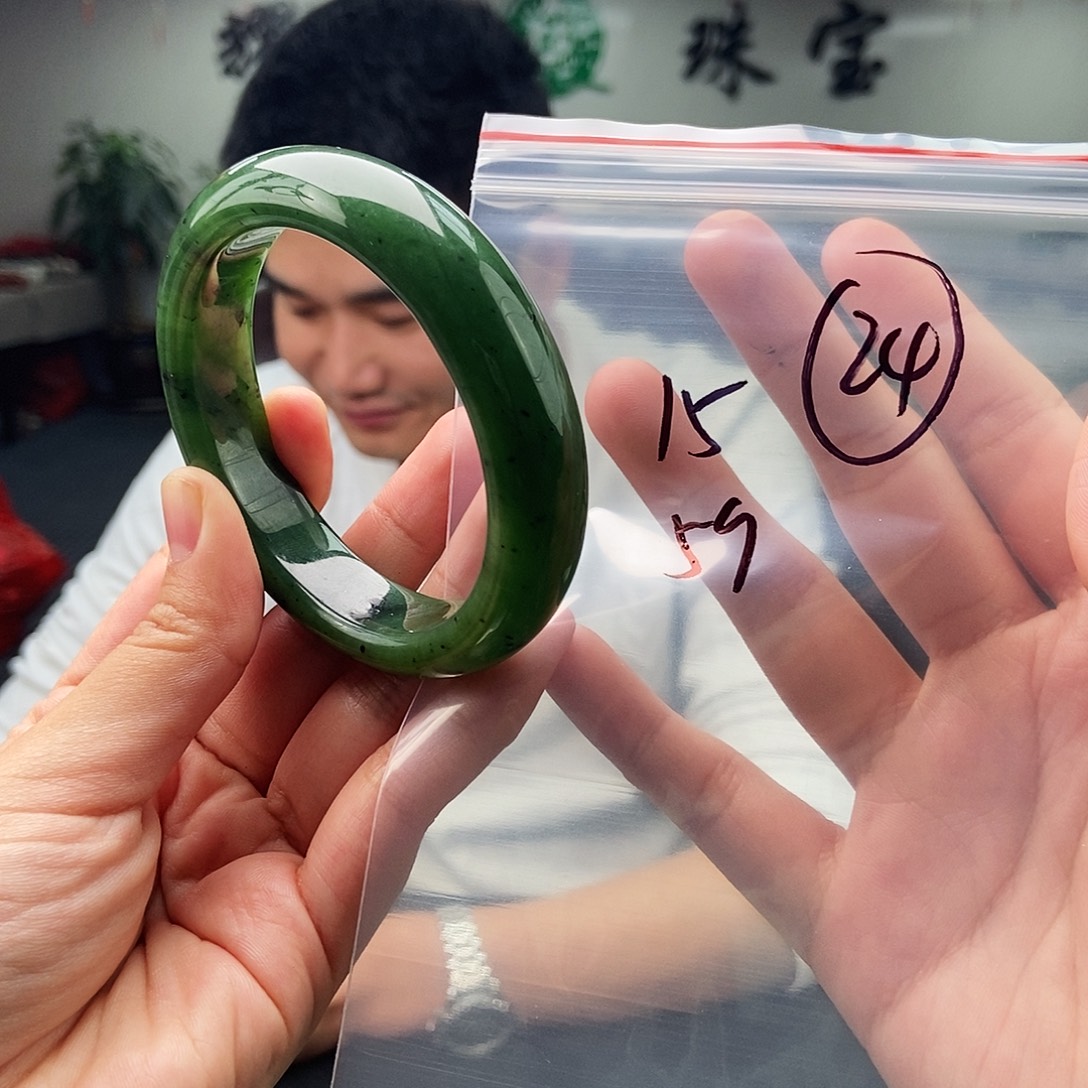 和田玉未镶嵌手镯颜色多样性发拍一发一