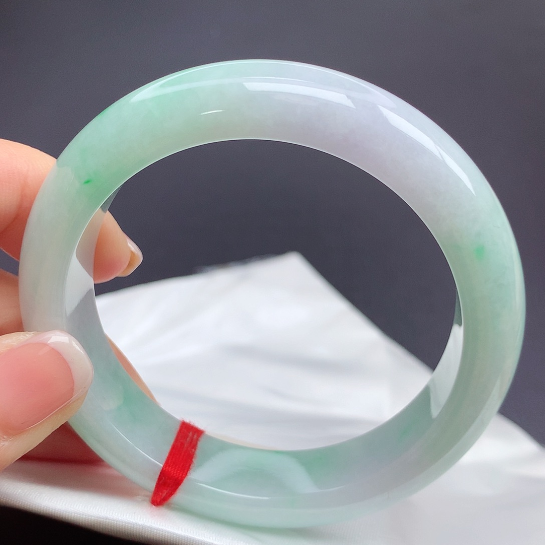 翡翠手镯未镶嵌55圈口