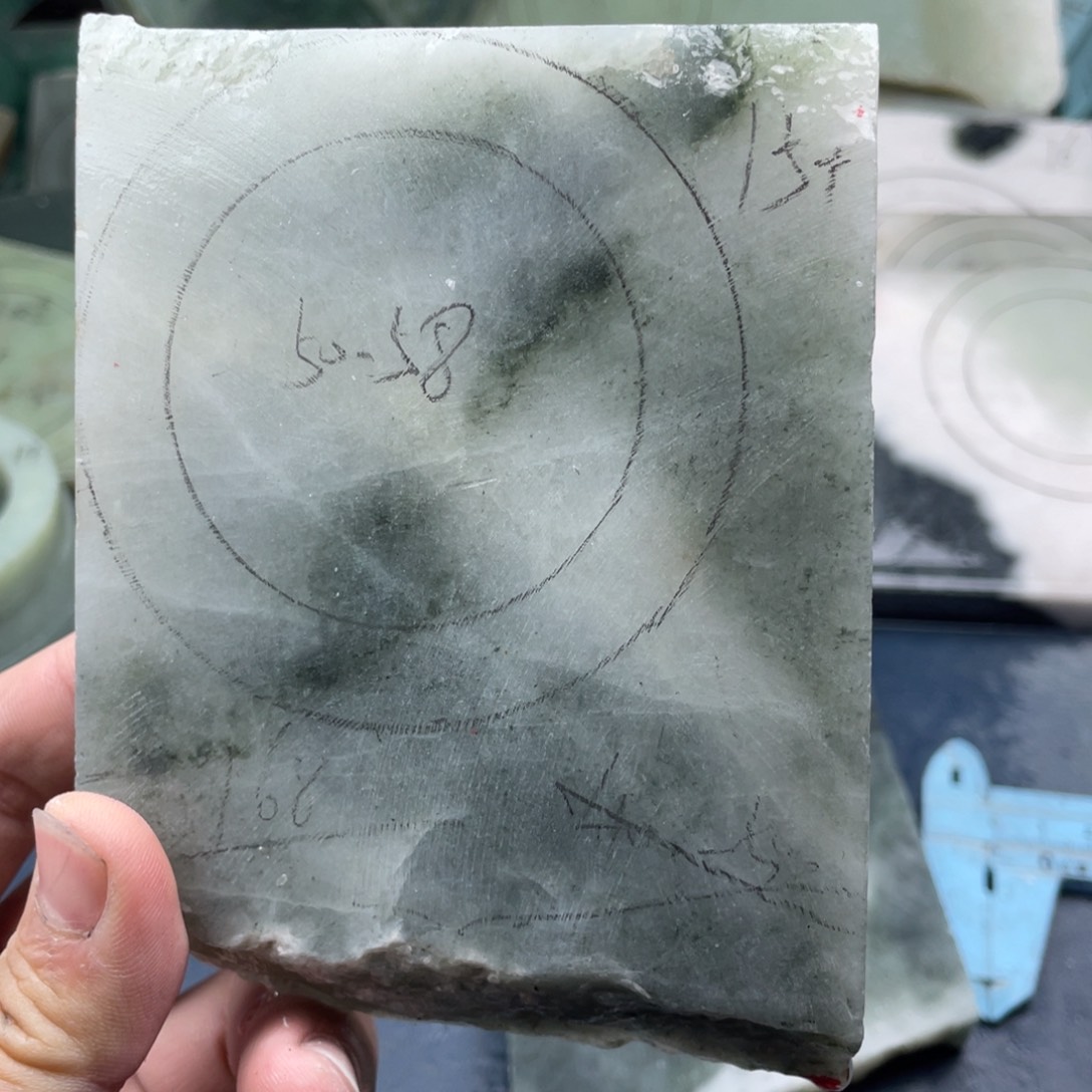 独山玉未镶嵌定制手镯