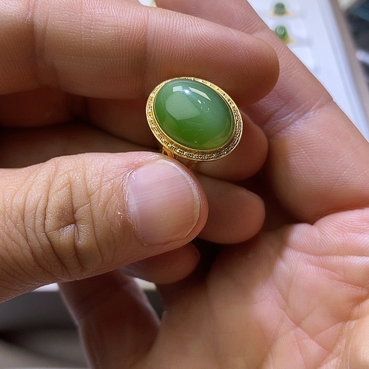 和田玉18K金镶嵌戒指