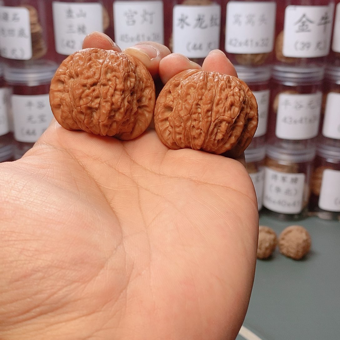 A***N43尺寸血麒麟文玩核桃