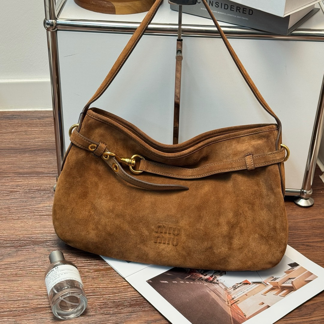 95新 MIU MIU/缪缪 Miumiu 橡木棕 麂皮 aventure腋下/633666775