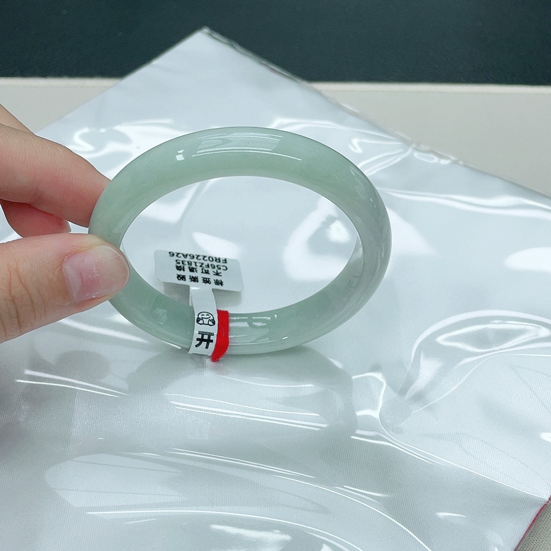 翡翠未镶嵌手镯正56