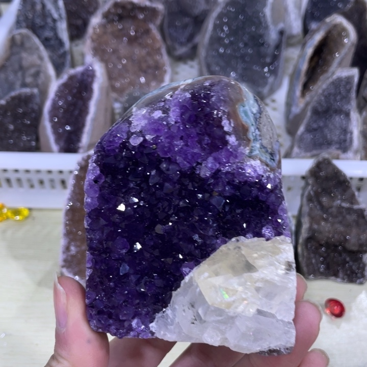 紫晶钱袋子方解石未镶嵌