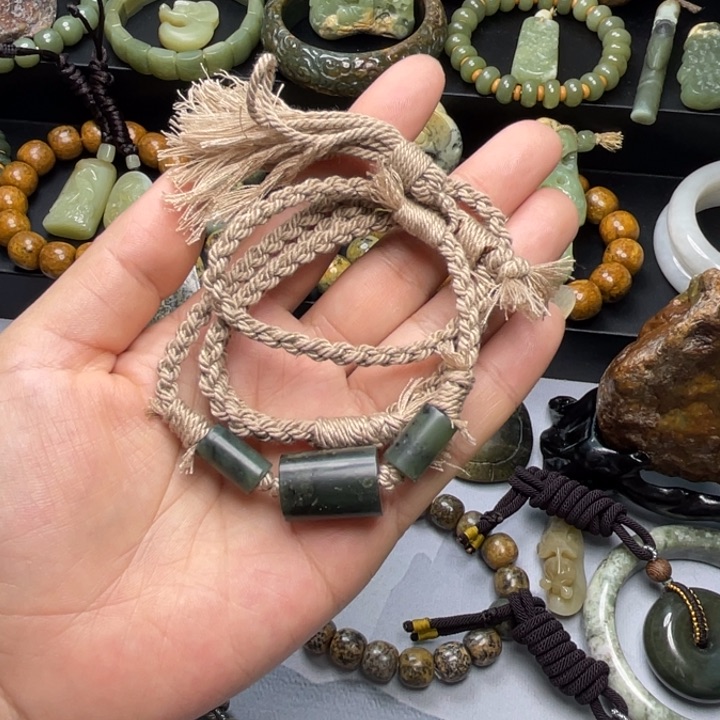 岫岩河磨玉（透闪石质玉）吊坠未镶嵌