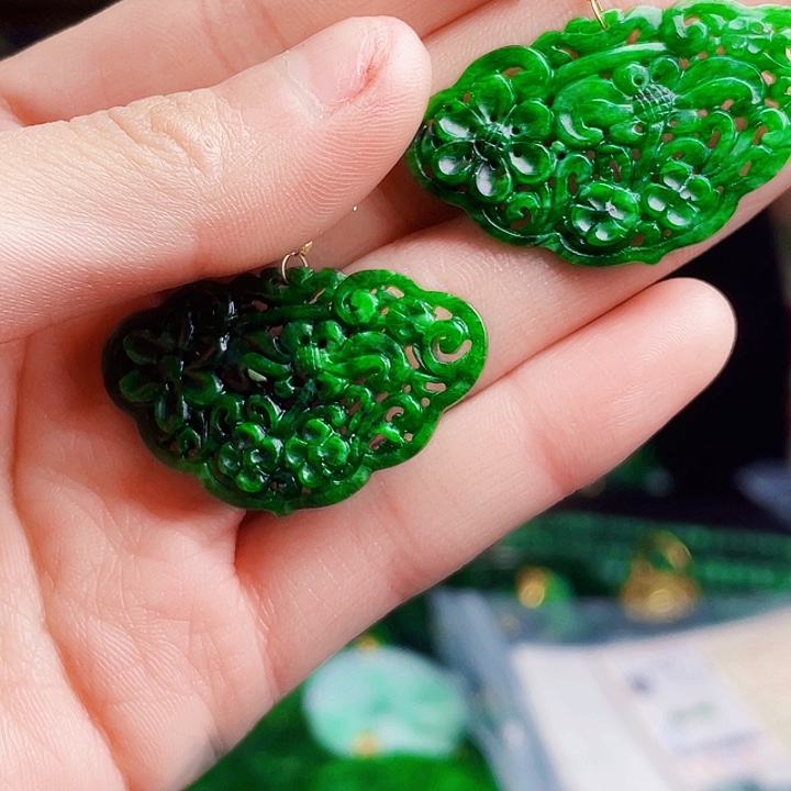翡翠18K金镶嵌颈饰多样性