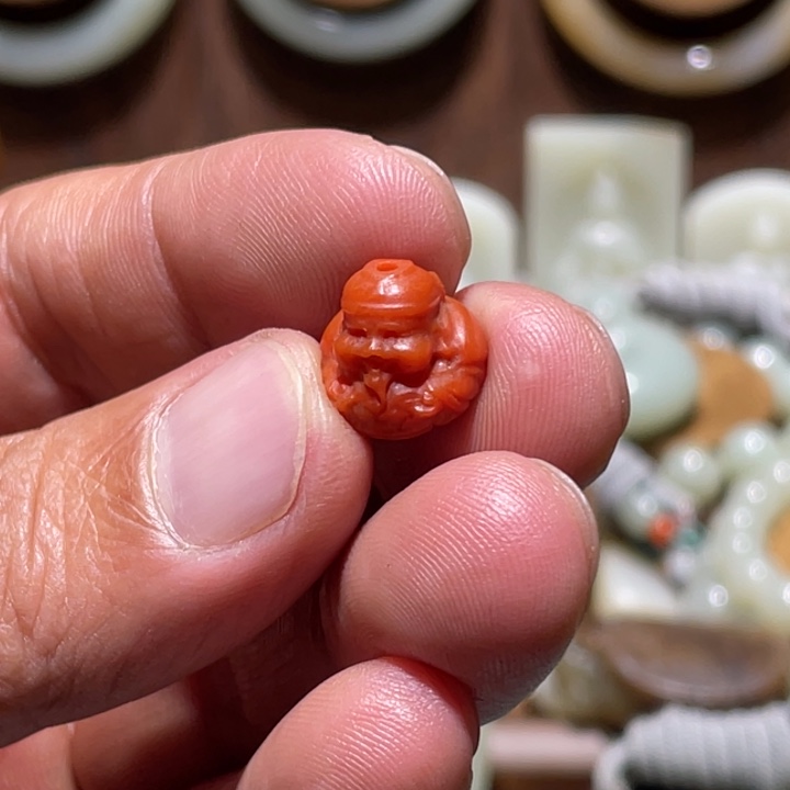 l***s和田玉（青白玉）未镶嵌手镯