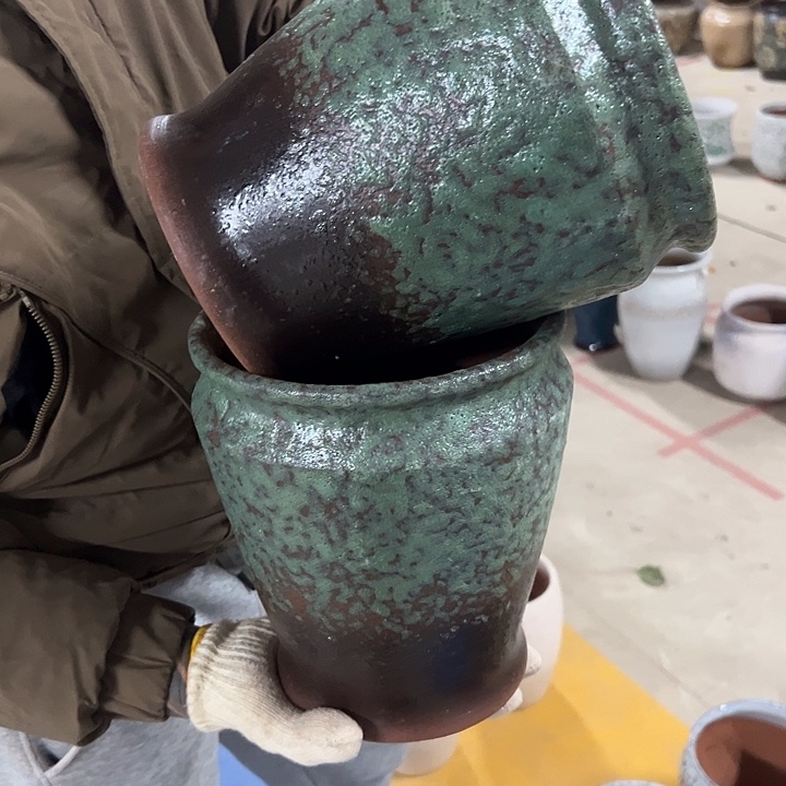 高度23厘米口20厘米