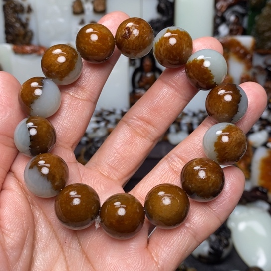 和田玉颈饰未镶嵌龙*