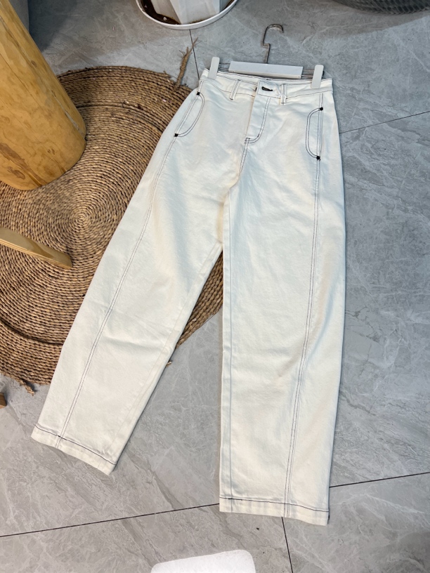 春季新款宽松白色弯刀牛仔裤～小白牛99732