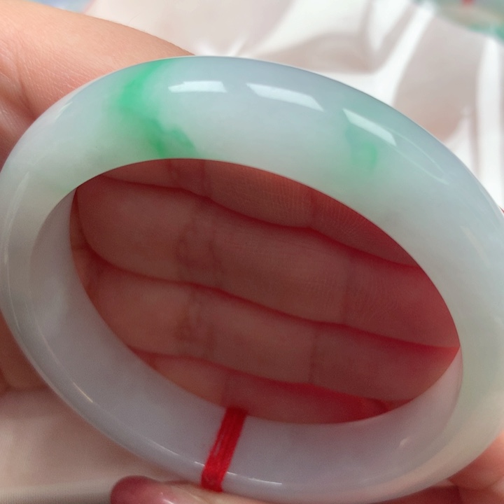 翡翠手镯未镶嵌细腻白底青4