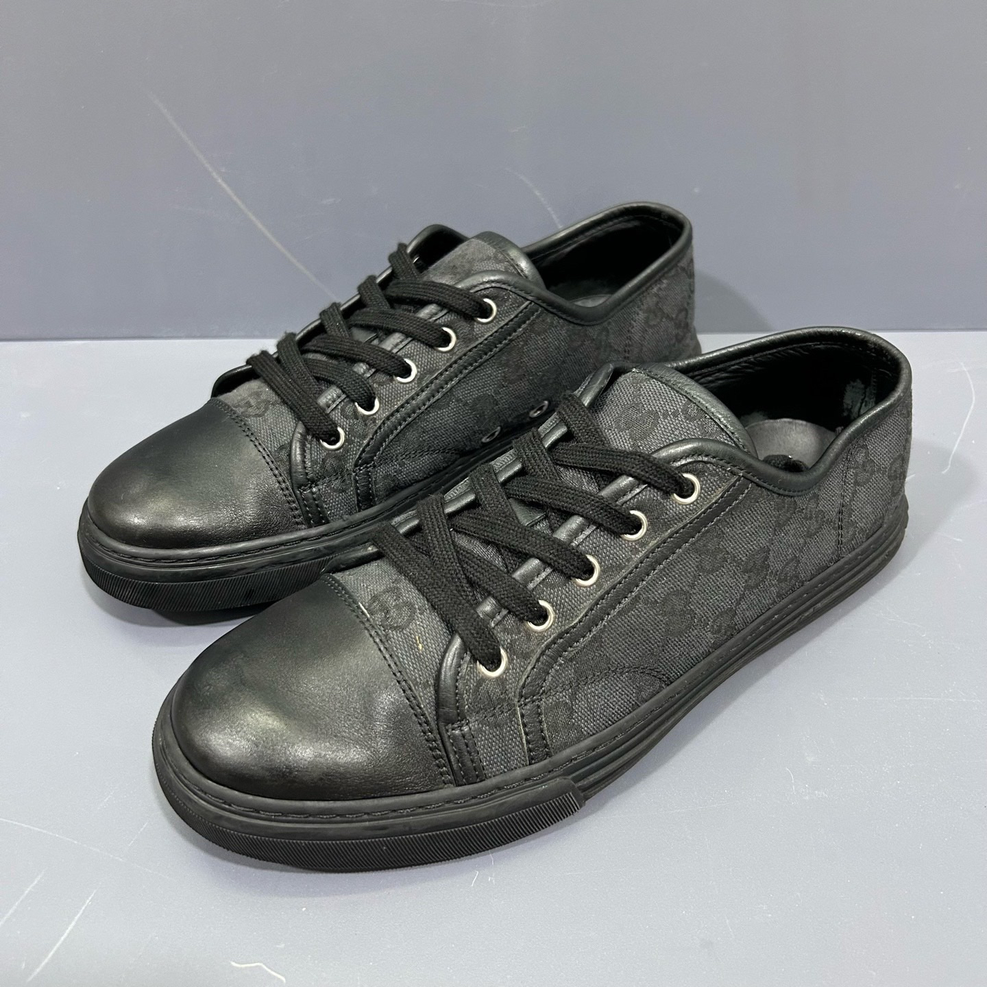 95新 GUCCI/古驰 41码欧码 古驰满印低帮 板鞋 鞋面一点磨损