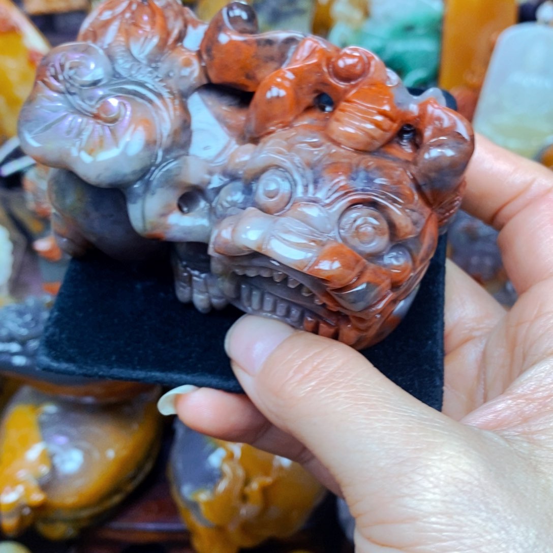 未镶嵌石英质玉（黄龙玉）颈饰