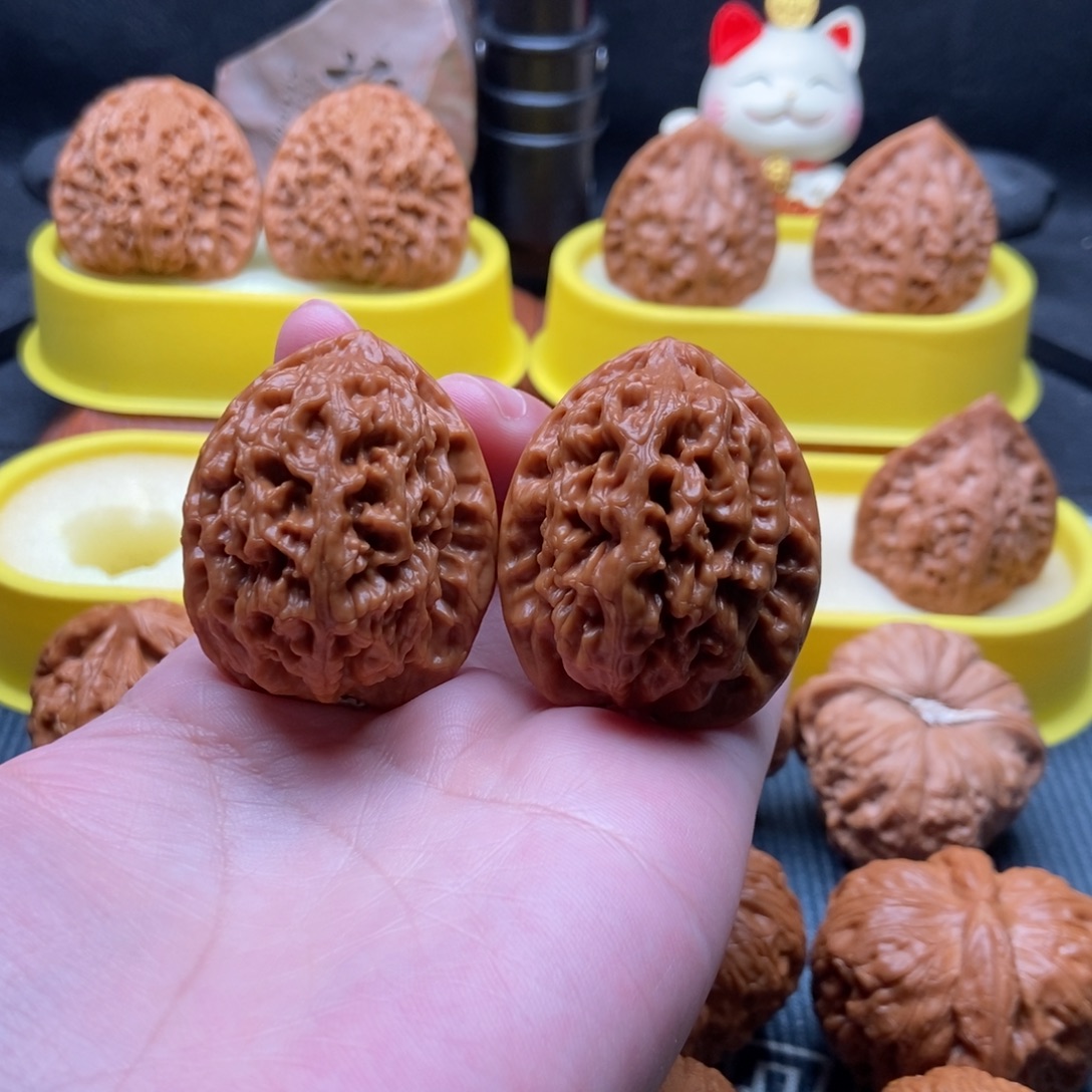 文玩核桃吊坠红莲