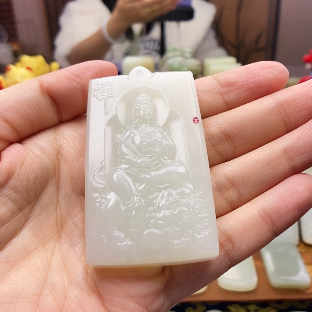 颈饰未镶嵌和田玉临****拿