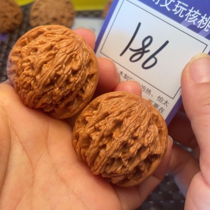 桃核把件40虎头186。。。。。。。。