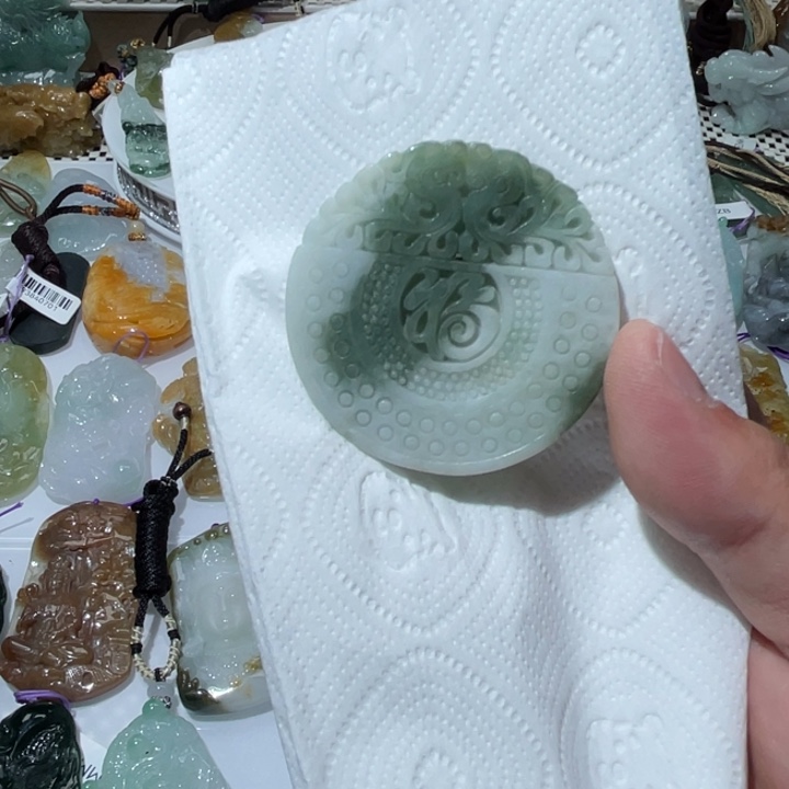 翡翠颈饰未镶嵌天然