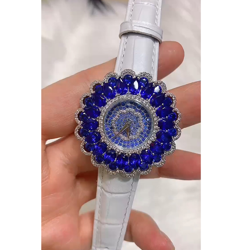 天蓝色手表时尚百搭轻奢气质女士精致腕表