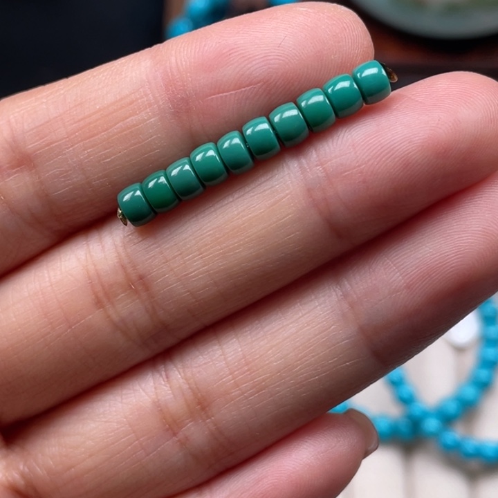 行***成绿松石未镶嵌珠宝奇石