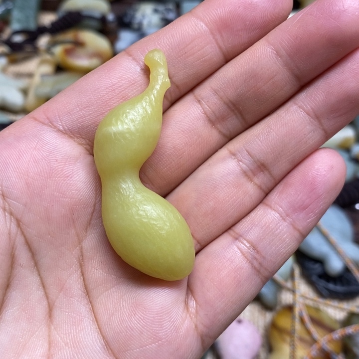 西****蛇纹石玉未镶嵌颈饰