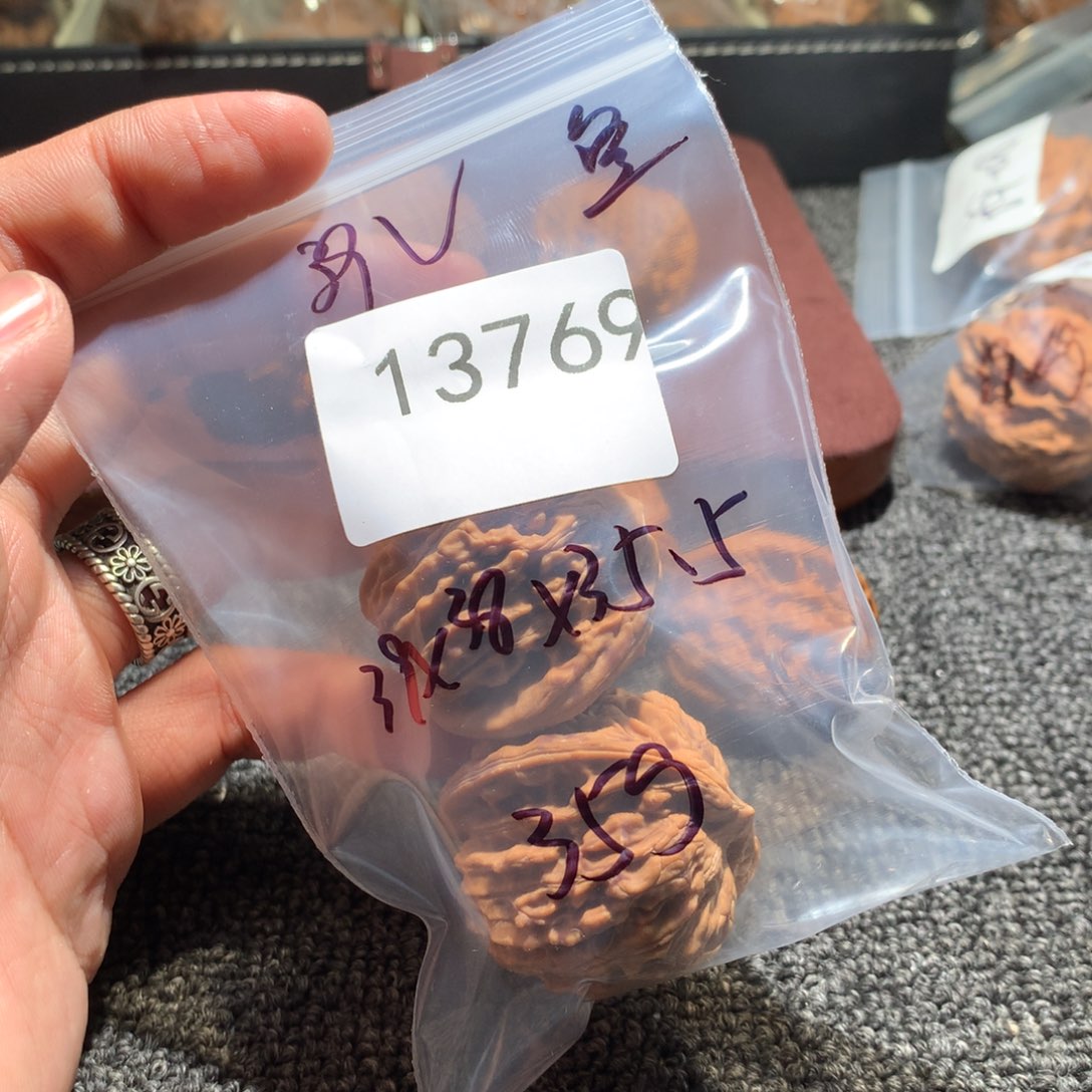 雪***嘴吊坠文玩核桃39楼13769