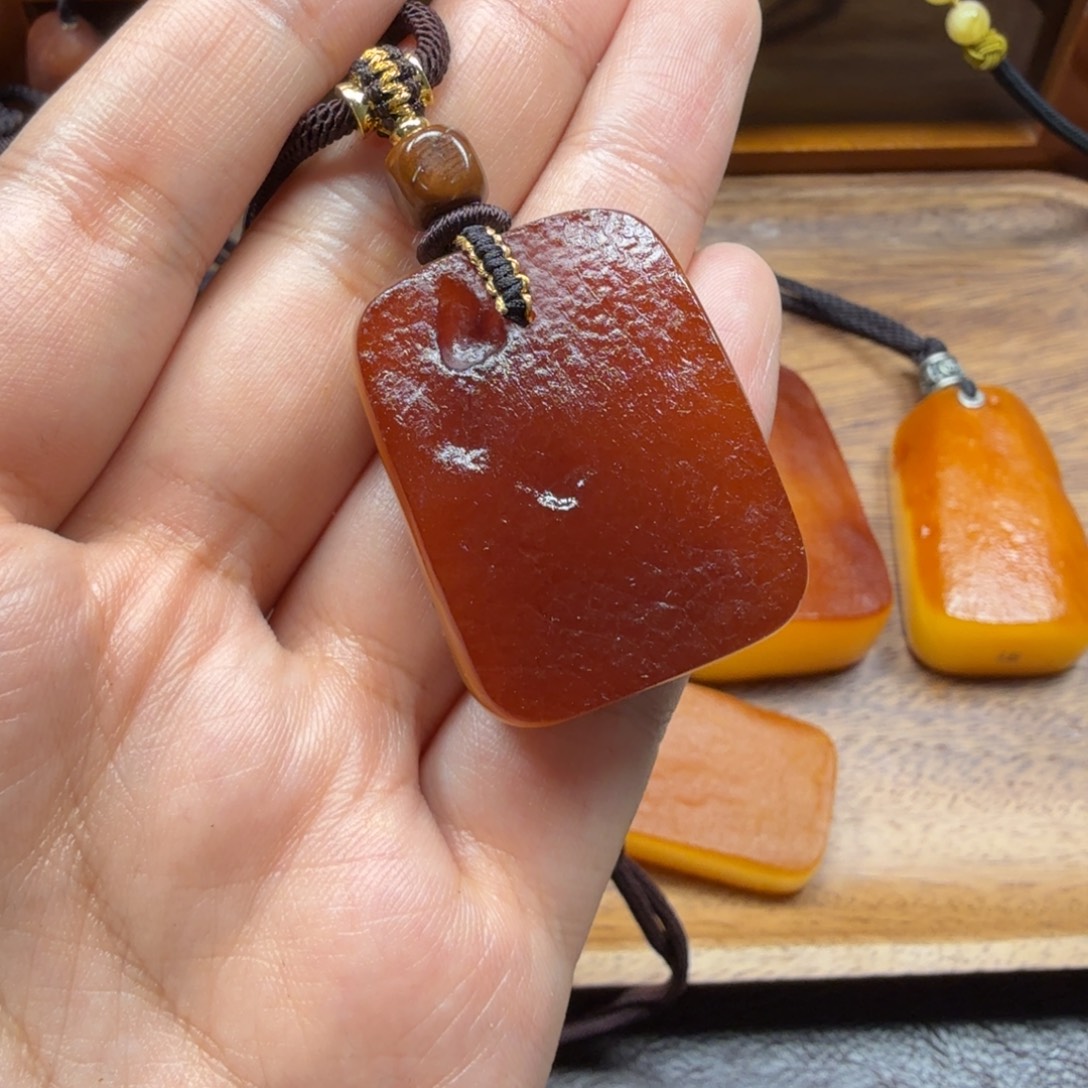 未镶嵌吊坠(赠链)琥珀